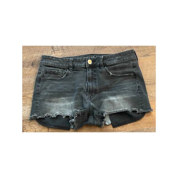 American Eagle Outfitters black faded Hi-rise Shortie denim shorts 12 - Picture 1 of 10
